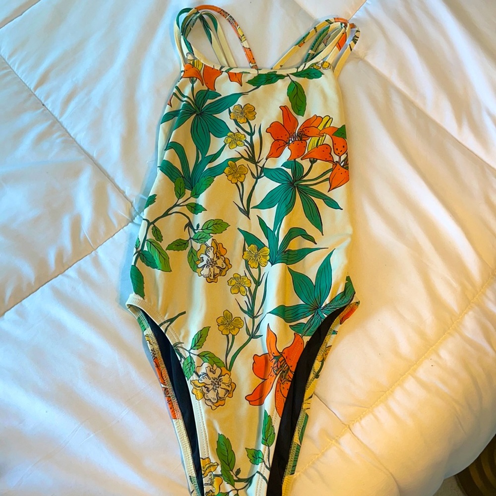 Jolyn Ryker One Piece Size 28